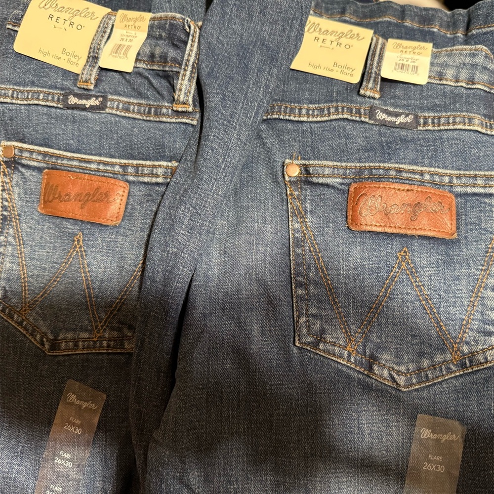 1 PAIR LEFT 

2 pair Wrangler Retro Flare new with tags size 26x30